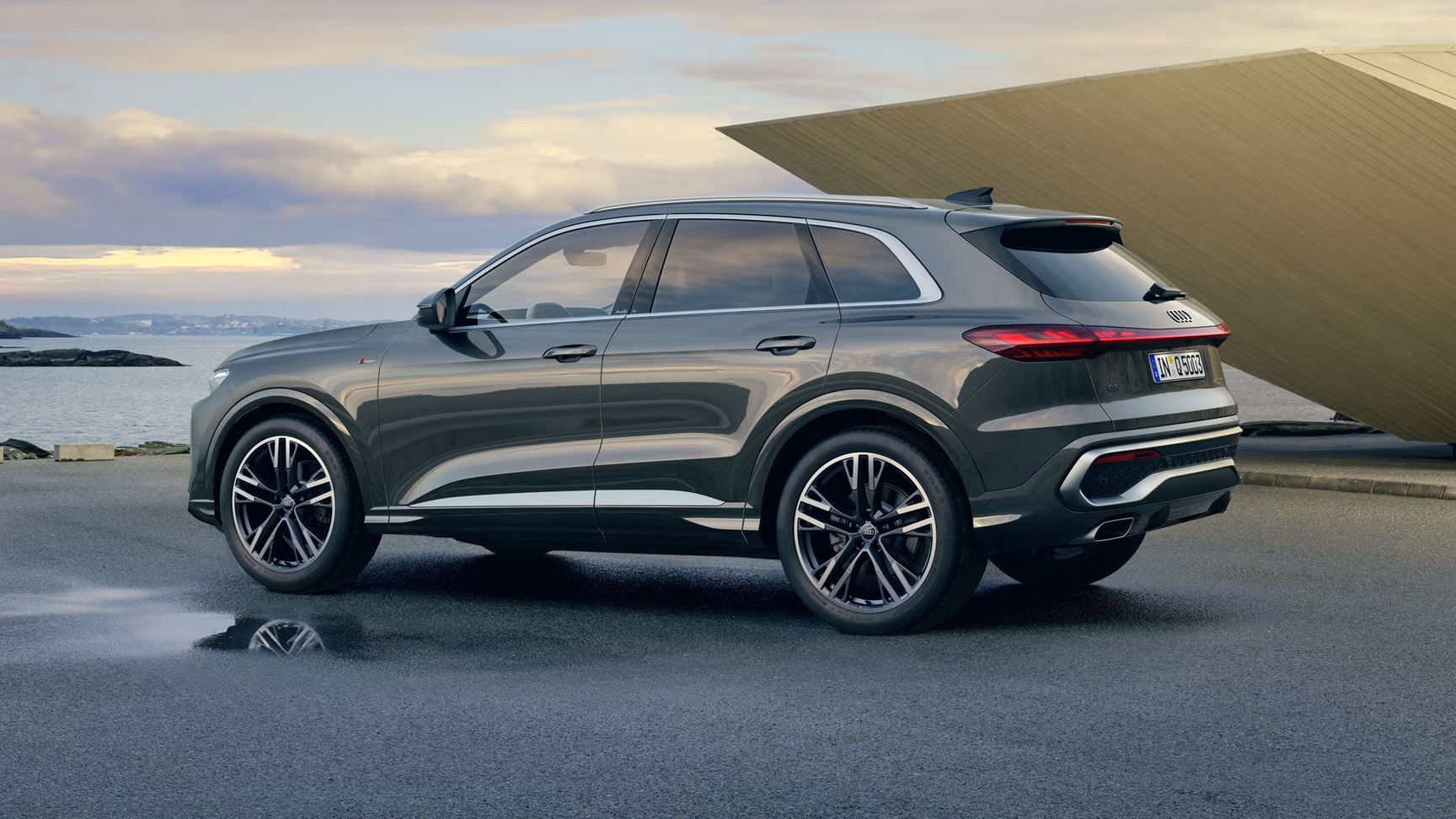 9-Q5-SUV-Details